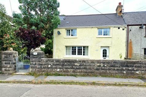 2 bedroom semi-detached house for sale