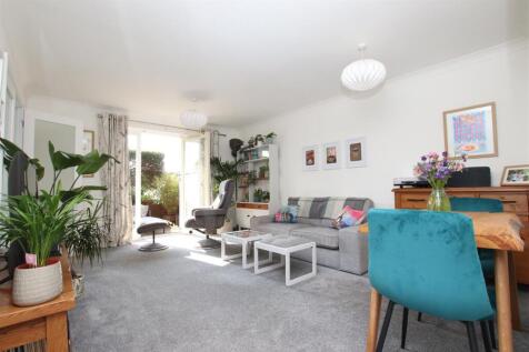 2 bedroom ground floor flat for sale