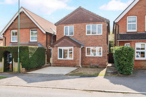 Sturt Avenue, Haslemere, West Sussex... 3 bed detached house for sale