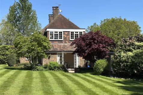 Fisher Lane, Chiddingfold, Godalming... 3 bed semi