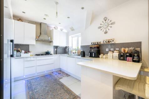 Brondesbury Park, Brondesbury... 3 bed flat for sale