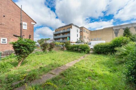 Tower Road, Willesden Green, London... 3 bed semi