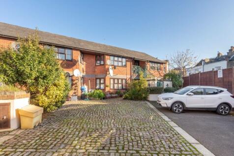 Buckingham Road, Harlesden, London, NW10 1 bed flat for sale