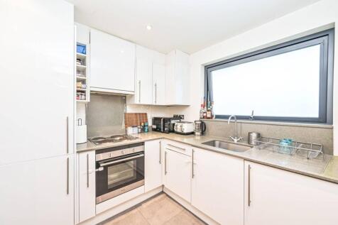 High Road, Willesden Green, London, NW10 1 bed flat for sale
