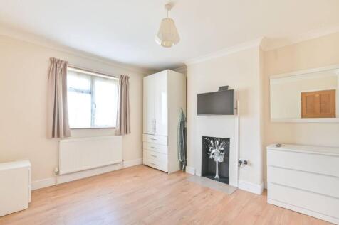 Clifford Way, Dollis Hill, London, NW10 3 bed end of terrace house for sale