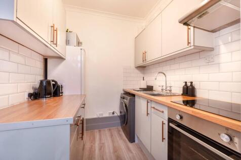 Strode Road, Willesden Green, London... 2 bed flat for sale