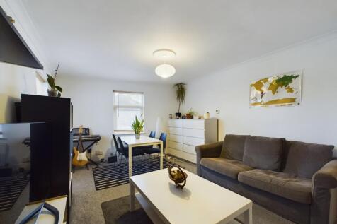 1 bedroom maisonette for sale