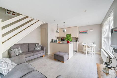 Estreham Road, Streatham Common... 2 bed terraced house for sale