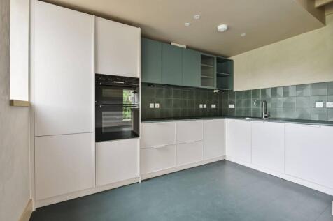 Palace Road, Streatham Hill, London, SW2 3 bed semi