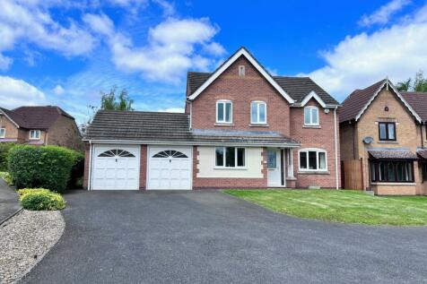 4 bedroom detached house for sale