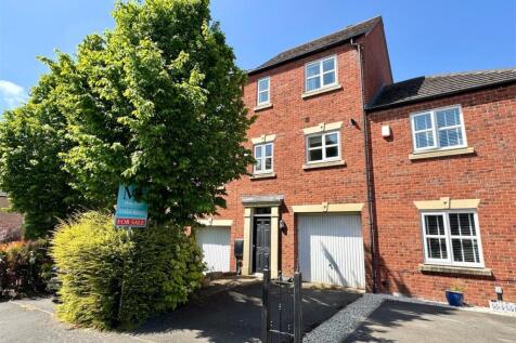 3 bedroom terraced house for sale
