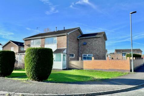 3 bedroom semi-detached house for sale