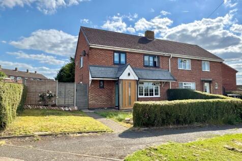 3 bedroom semi-detached house for sale