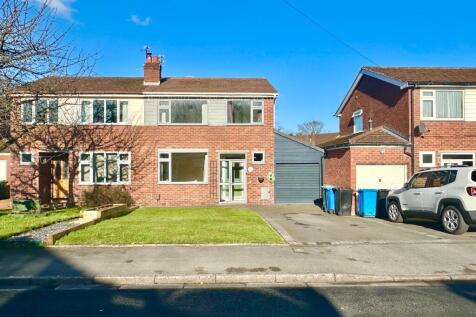 4 bedroom semi-detached house for sale