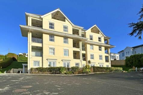 First Drive, Teignmouth 2 bed apartment for sale