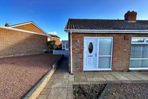 2 bedroom semi-detached bungalow for sale
