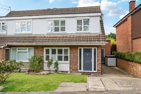 3 bedroom semi-detached house for sale