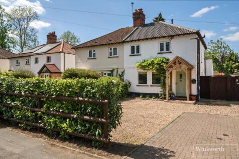 Hatchet Lane, Winkfield, Windsor... 3 bed semi