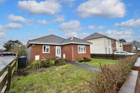 Canford Road, Bournemouth, Dorset 2 bed detached bungalow for sale