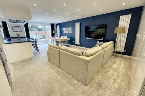 Barnes Road, Bournemouth, BH10 5 3 bed detached bungalow for sale