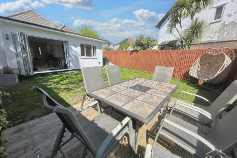 Barnes Road, Bournemouth, BH10 5 3 bed detached bungalow for sale