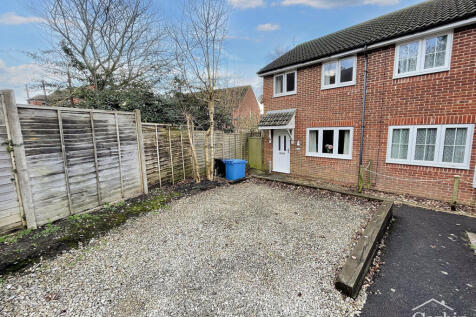 Carsworth Way, Poole, BH17 8 2 bed semi