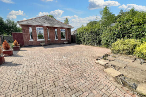 East Howe Lane, Bournemouth, BH10 5 3 bed detached bungalow for sale