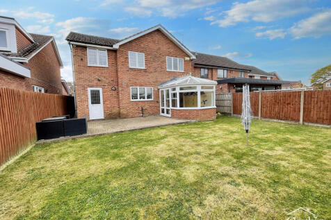 5 bedroom detached house for sale