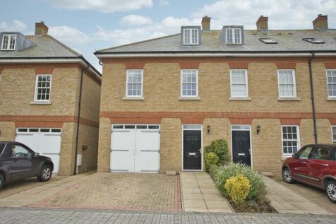 4 bedroom semi-detached house for sale