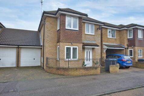 3 bedroom link detached house for sale