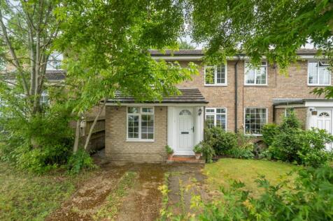 Green Park Close, Winchester... 3 bed semi