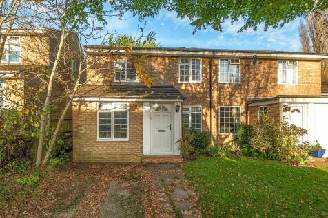 Green Park Close, Winchester... 3 bed semi