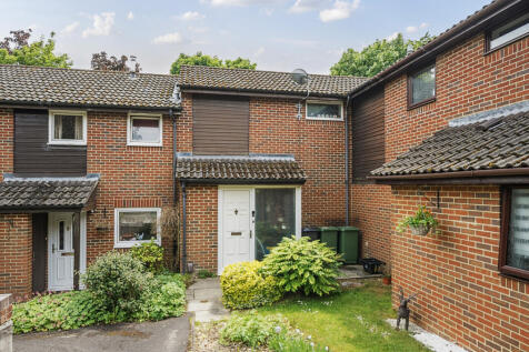 Falcon View, Winchester, Hampshire, SO22 3 bed terraced house for sale