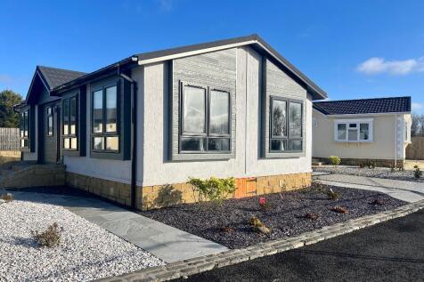 Highland Way, Red Deer Village... 2 bed park home for sale