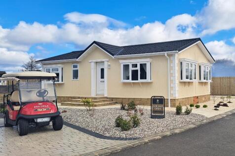 Highland Way, Red deer Village... 2 bed park home for sale