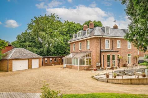 9 bedroom detached house for sale