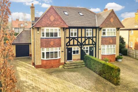 5 bedroom semi-detached house for sale