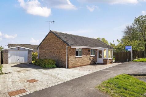 Campion Grove, Harrogate, HG3 3 bed detached bungalow for sale