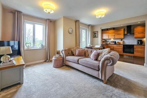 Mint Garth, Knaresborough, HG5 2 bed flat for sale