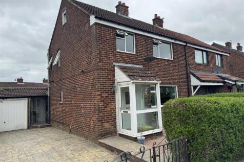 3 bedroom semi-detached house for sale