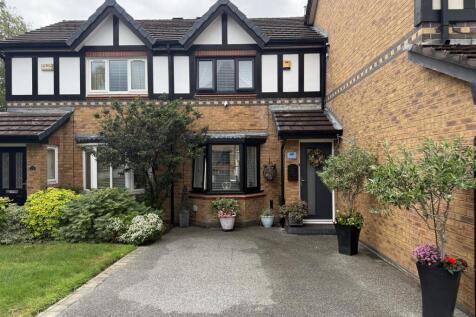 2 bedroom mews property for sale