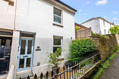 2 bedroom cottage for sale