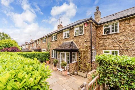 Portsmouth Road, Thames Ditton KT7 3 bed semi