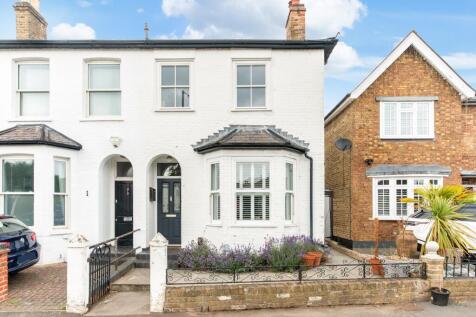 3 bedroom semi-detached house for sale