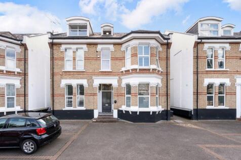 The Avenue, Surbiton KT5 2 bed apartment for sale