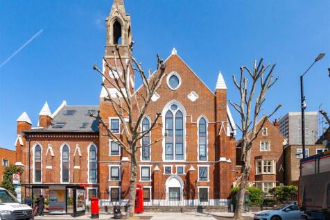 St James Court, Bethnal Green Road... 2 bed flat for sale