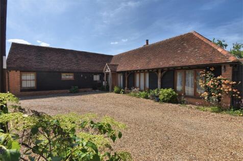 Aylesbury Road, Bierton... 3 bed barn conversion for sale