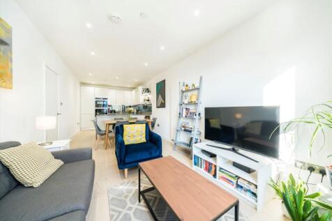 Brodrick Road, London SW17 2 bed flat for sale