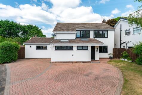 5 bedroom detached house for sale
