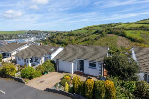 Churchfields, Dartmouth 4 bed detached house for sale